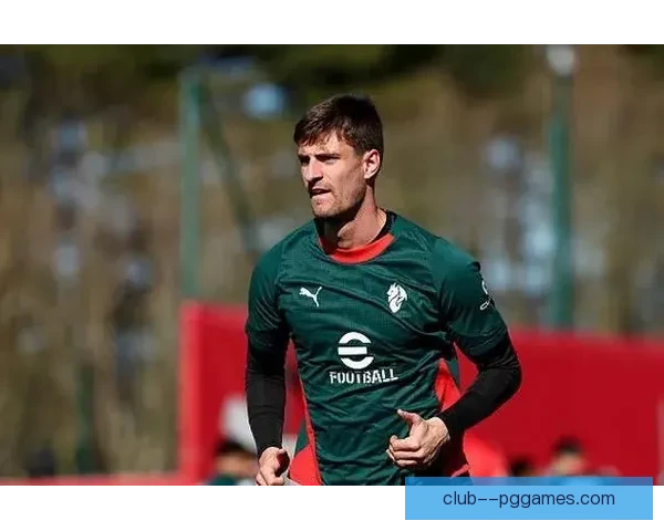 加比亚意甲主场高高跃起头球破门点燃全场助米兰关键取胜彰显铁卫 加比亚意甲主场高高跃起头球破门点燃全场助米兰关键取胜彰显铁卫